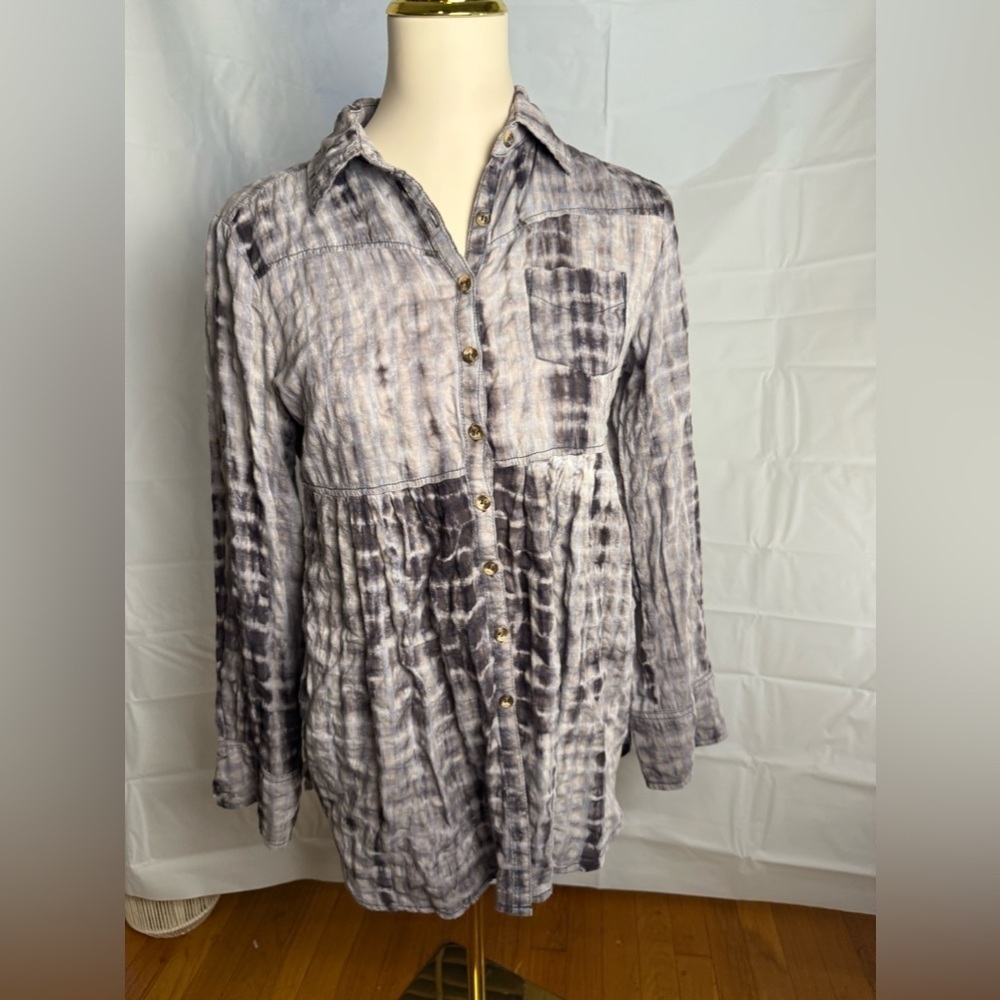 Ya Los Angeles Black and Gray Long Sleeve Button Down Shirt Medium